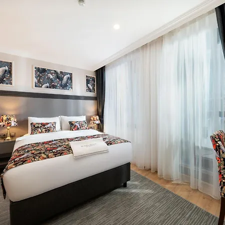 Otel Bond *